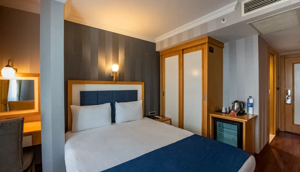 هتل نوا پلازا تکسیم اسکوئر